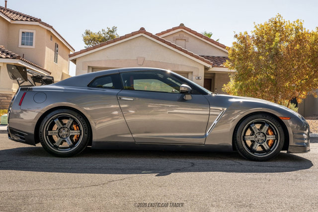 Used 2016 Nissan GT-R Black Edition AWD/4WD image 9