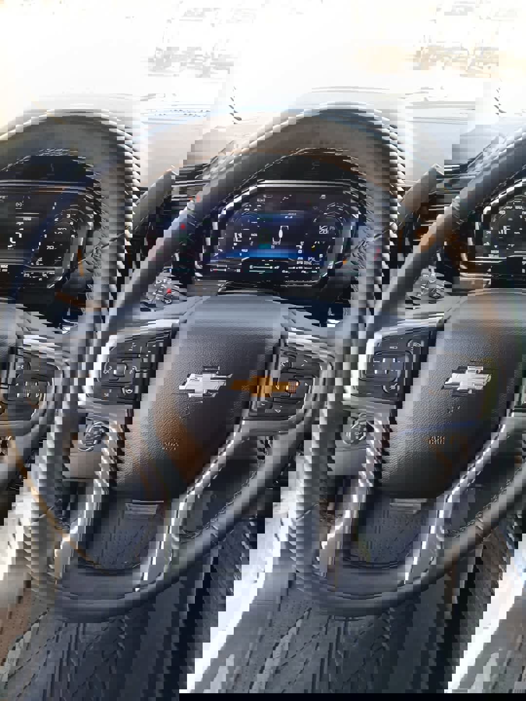 Used 2024 Chevrolet Silverado 2500 LTZ w/ LTZ Convenience Package image 16