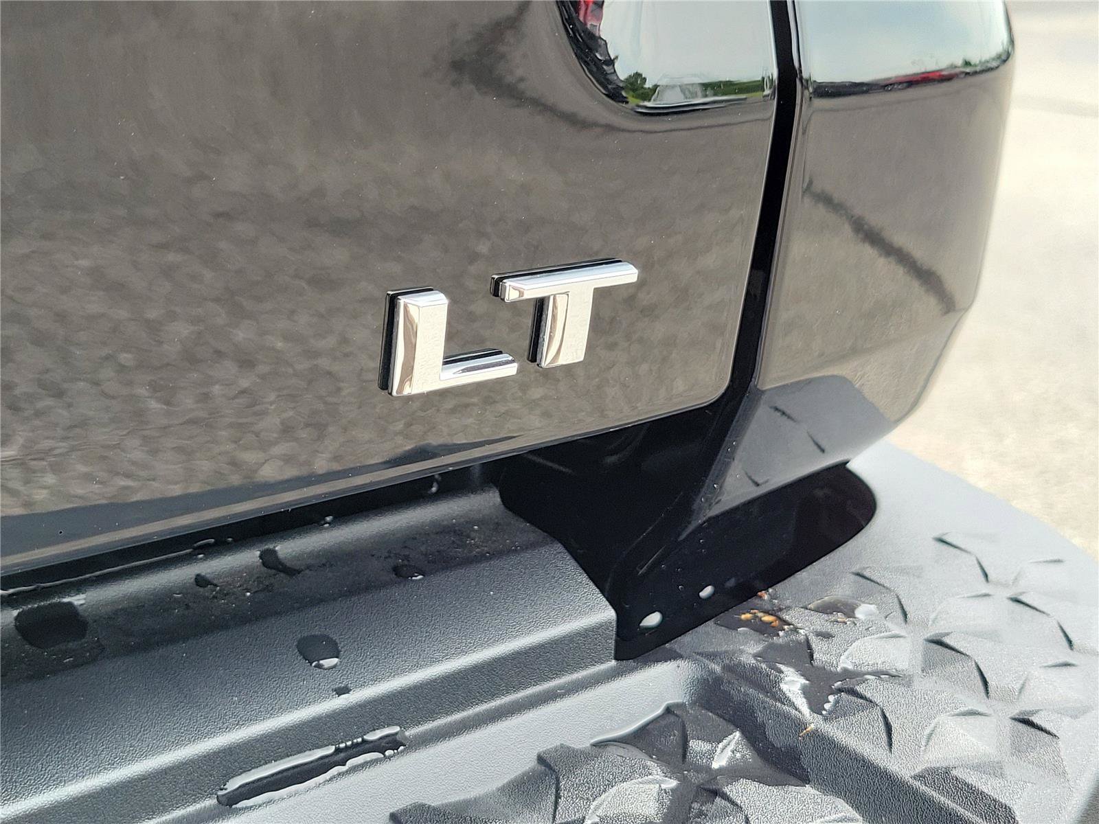 Used 2024 Chevrolet Colorado LT w/ LT Convenience Package III RWD image 8