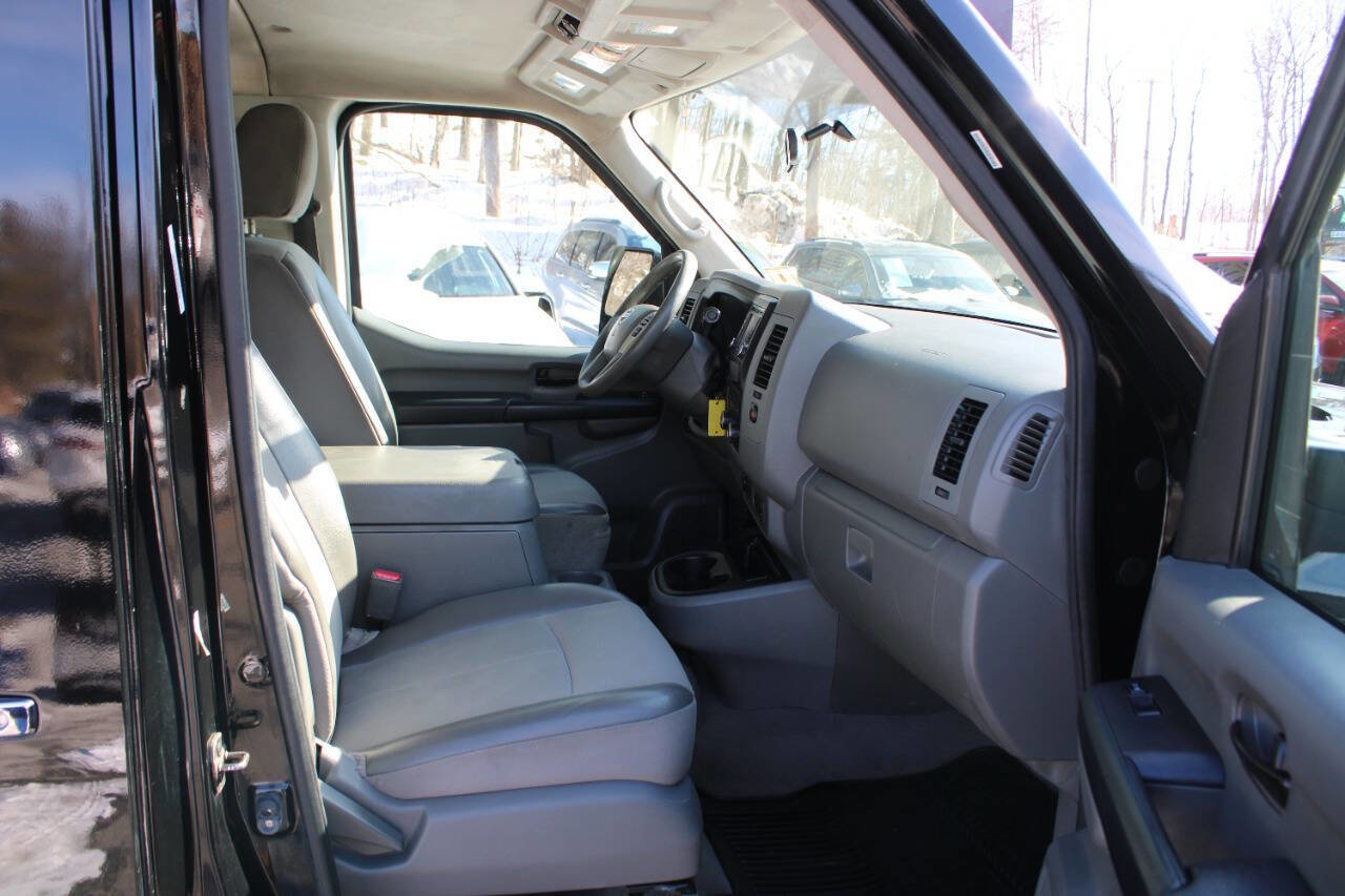 Used 2016 Nissan NV 3500 SV w/ SV Technology Package image 25
