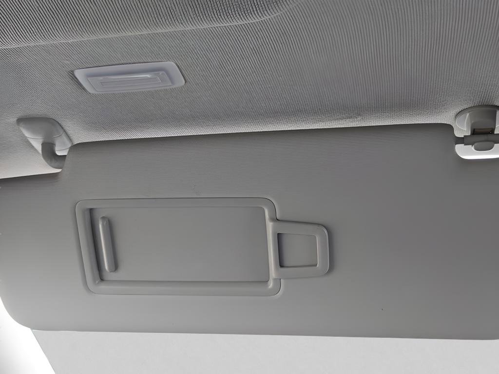 Used 2024 Volkswagen Tiguan SE image 31