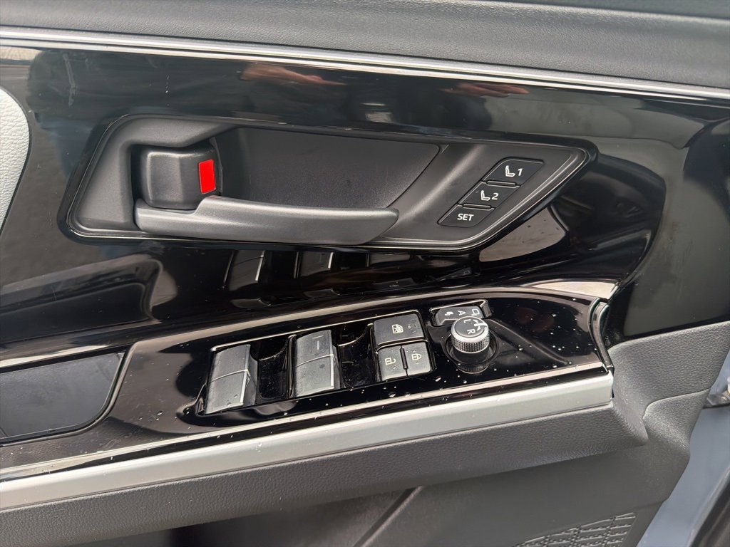 Certified 2024 Subaru Solterra Limited image 12