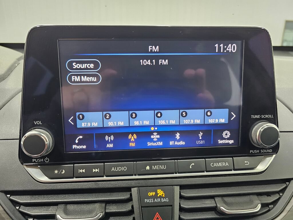 Used 2024 Nissan Altima 2.5 SV FWD image 19