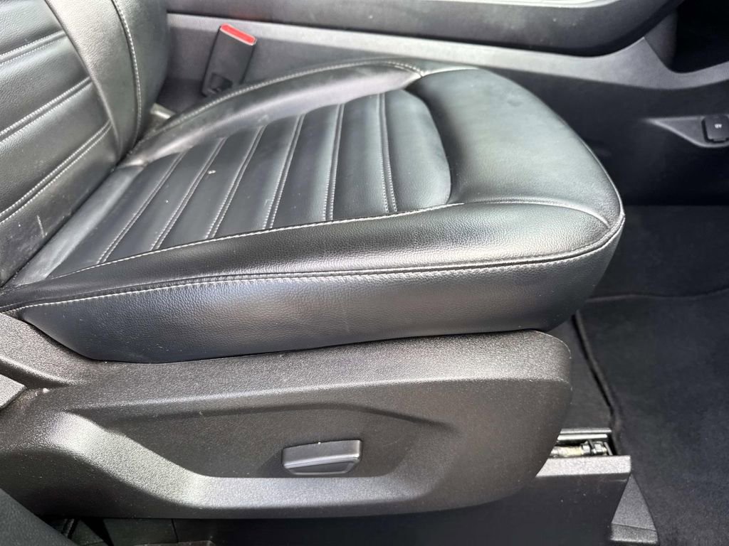 Used 2023 Ford Edge SEL image 12