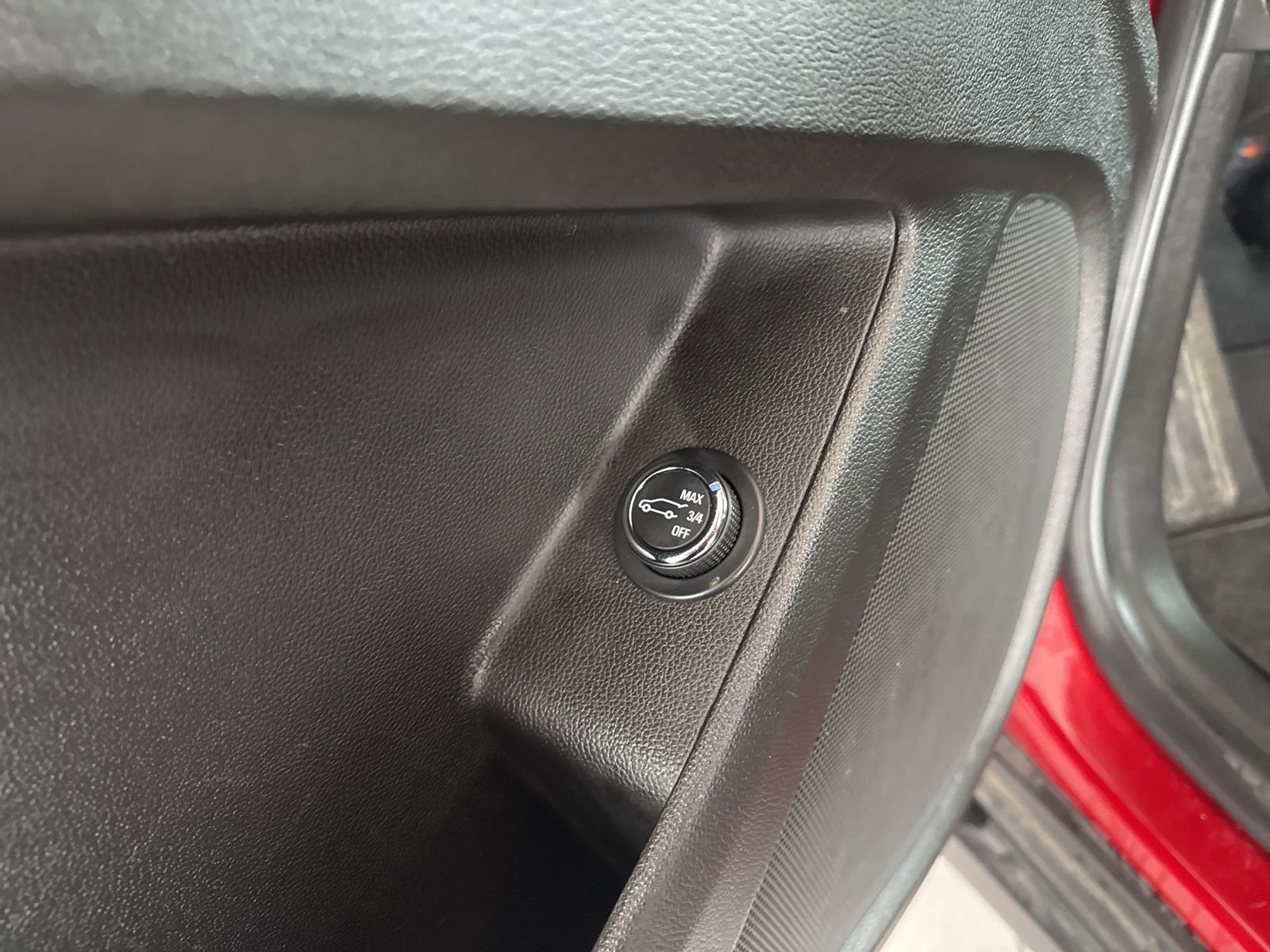 Used 2023 Chevrolet Traverse LT image 21