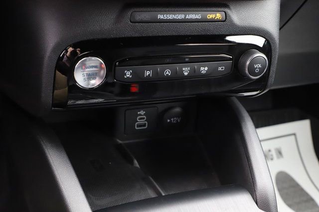 Used 2025 Ford Escape ST-Line Elite w/ Premium Technology Package image 31