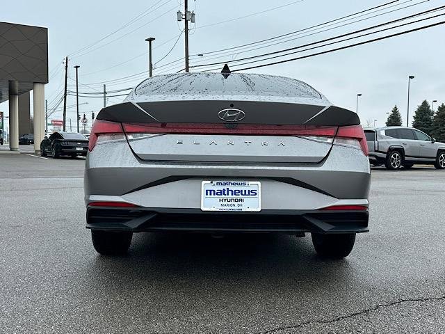Used 2023 Hyundai Elantra SEL image 5