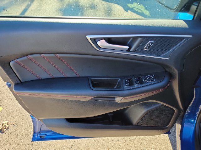 Certified 2024 Ford Edge ST-Line w/ Class II Trailer Tow Package AWD/4WD image 13