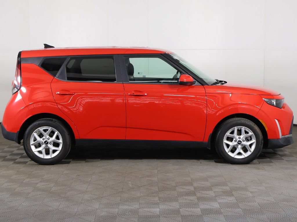 Used 2024 Kia Soul S FWD image 17