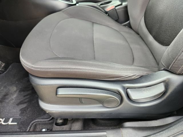 Used 2015 Kia Soul image 23