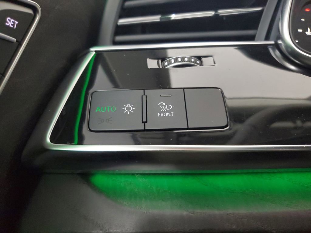 Used 2023 Audi Q8 Premium Plus w/ Premium Plus Package image 35