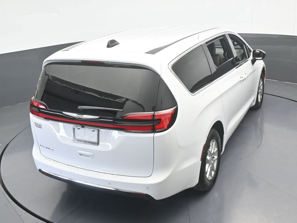 New 2026 Chrysler Pacifica Select image 43