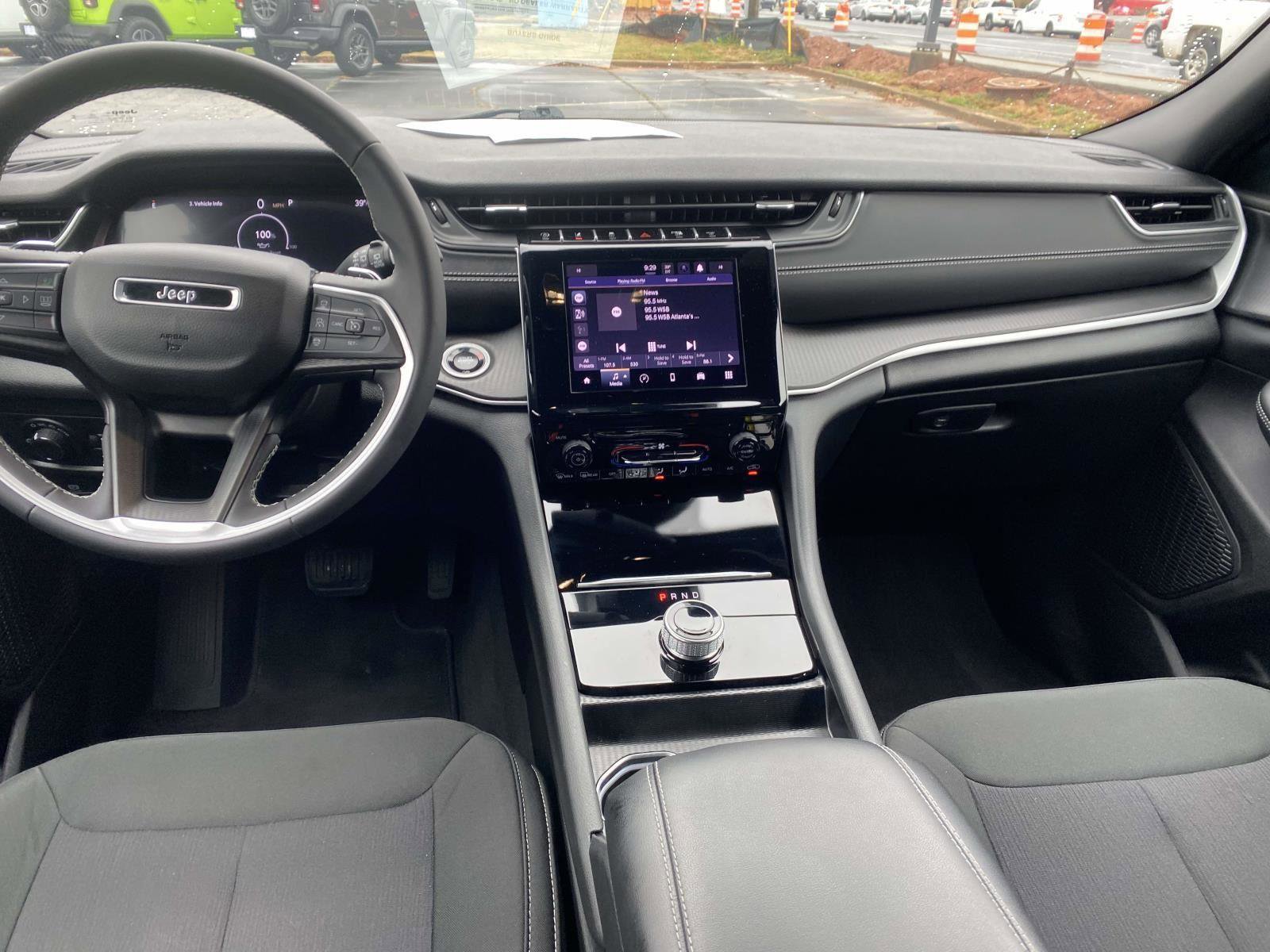 Certified 2024 Jeep Grand Cherokee Laredo image 18