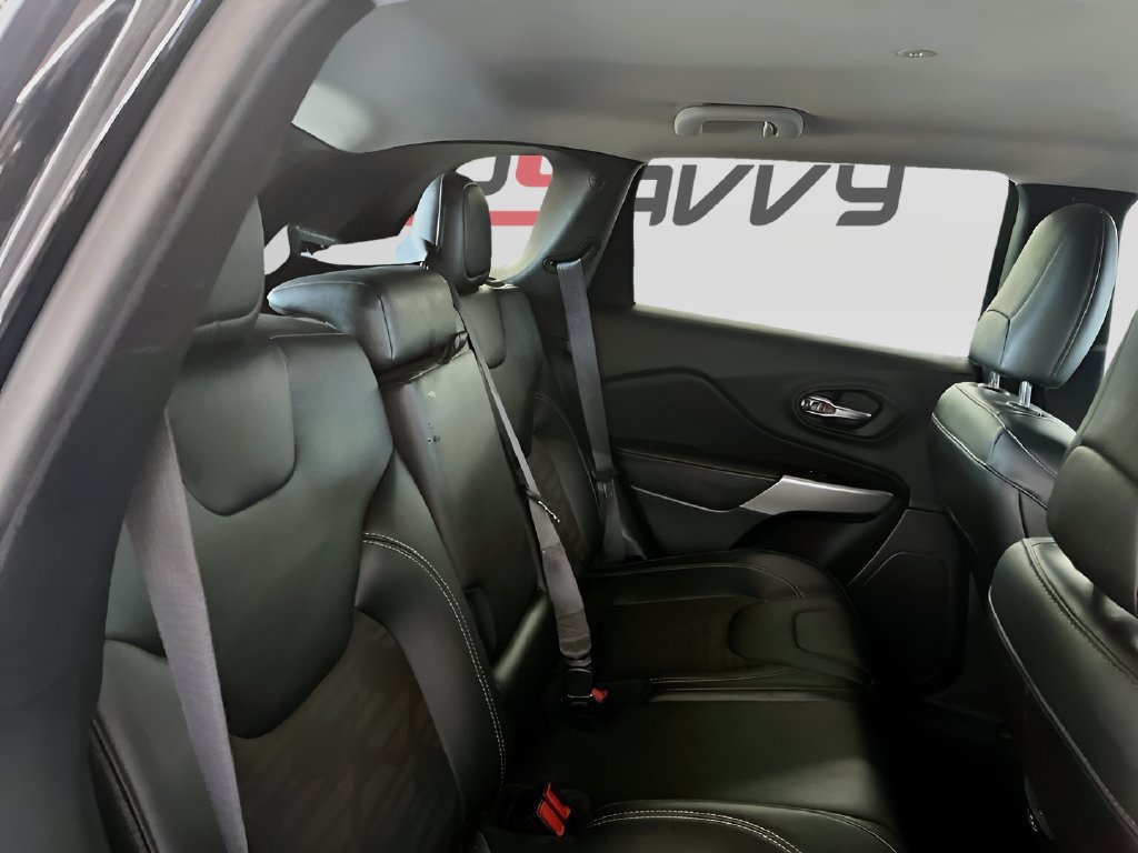 Used 2022 Jeep Cherokee Latitude AWD/4WD image 25
