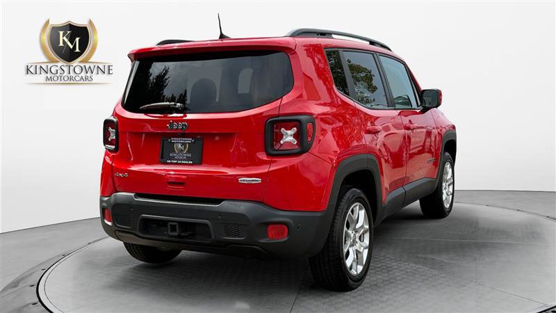 Used 2018 Jeep Renegade Latitude w/ UConnect 8.4 Nav Group AWD/4WD image 5