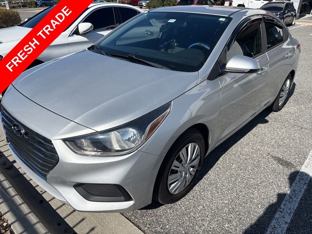 Used 2020 Hyundai Accent SE image 1