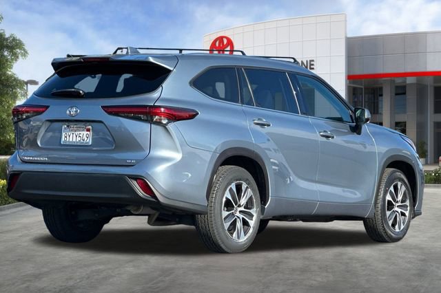 Certified 2021 Toyota Highlander XLE image 5