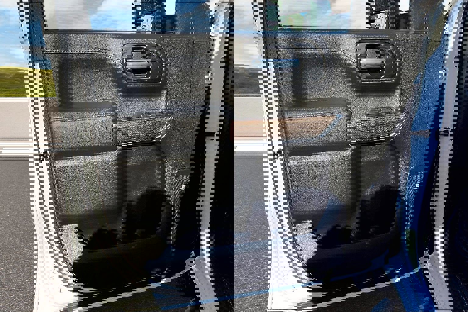 Used 2021 Chevrolet Silverado 1500 LT Trail Boss w/ Convenience Package II image 13