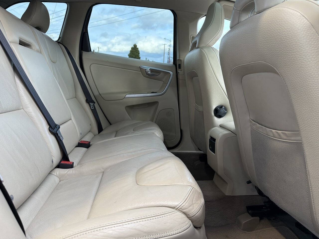 Used 2010 Volvo XC60 3.2 AWD/4WD image 18
