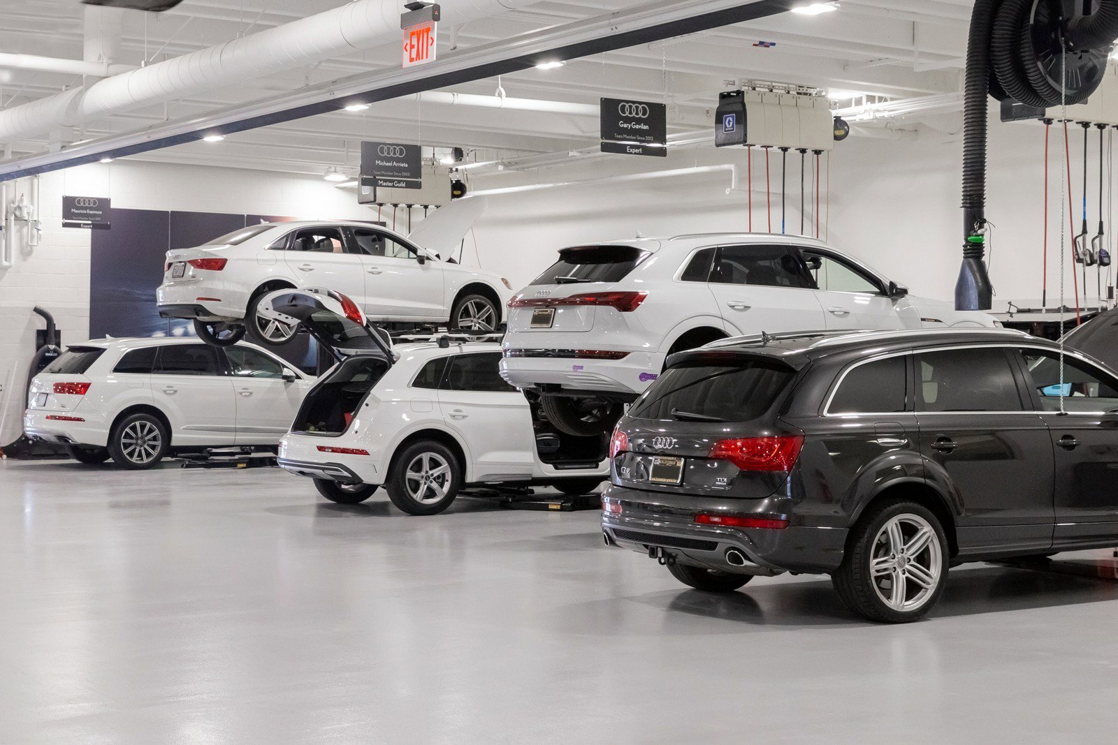 Used 2024 Audi e-tron GT Premium Plus image 31