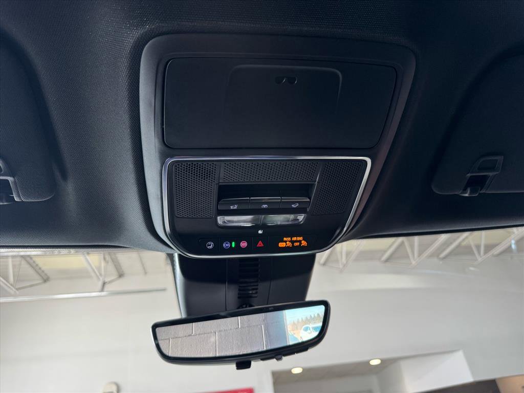 Used 2025 Buick Enclave Avenir w/ Super Cruise Package image 20