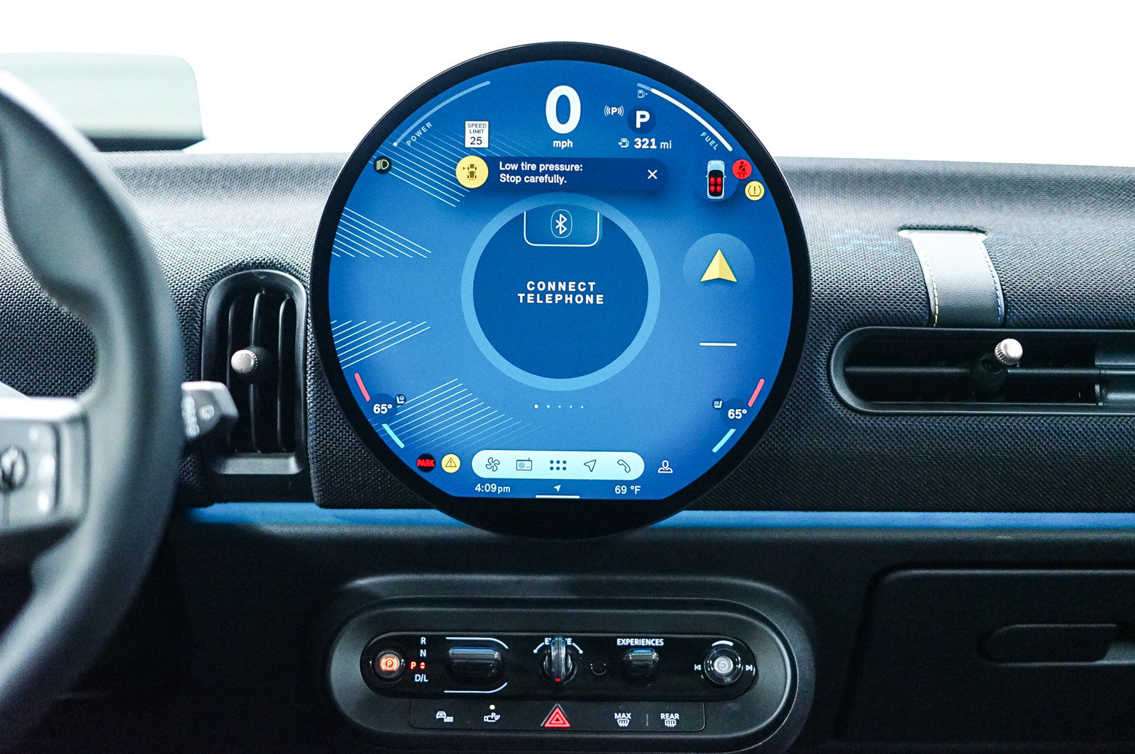 Used 2025 MINI Cooper 2-Door Hardtop image 11