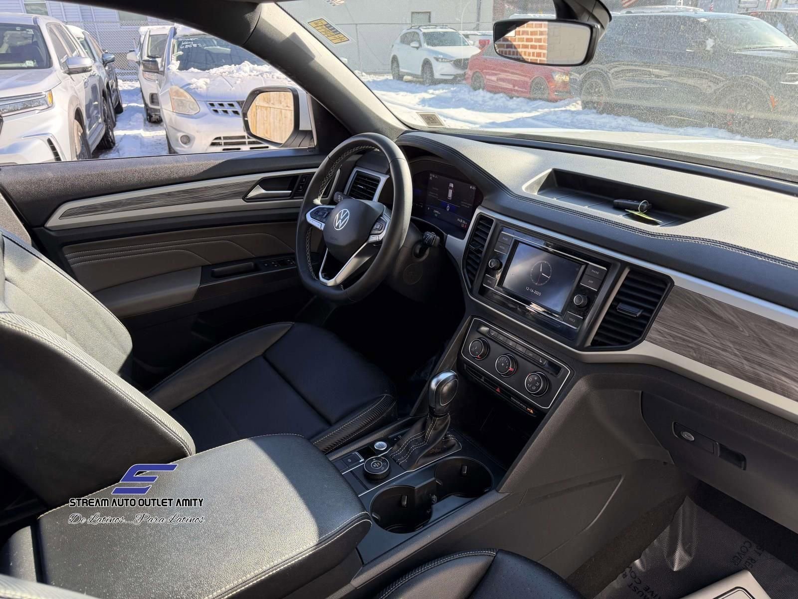 Used 2022 Volkswagen Atlas Cross Sport SE image 15