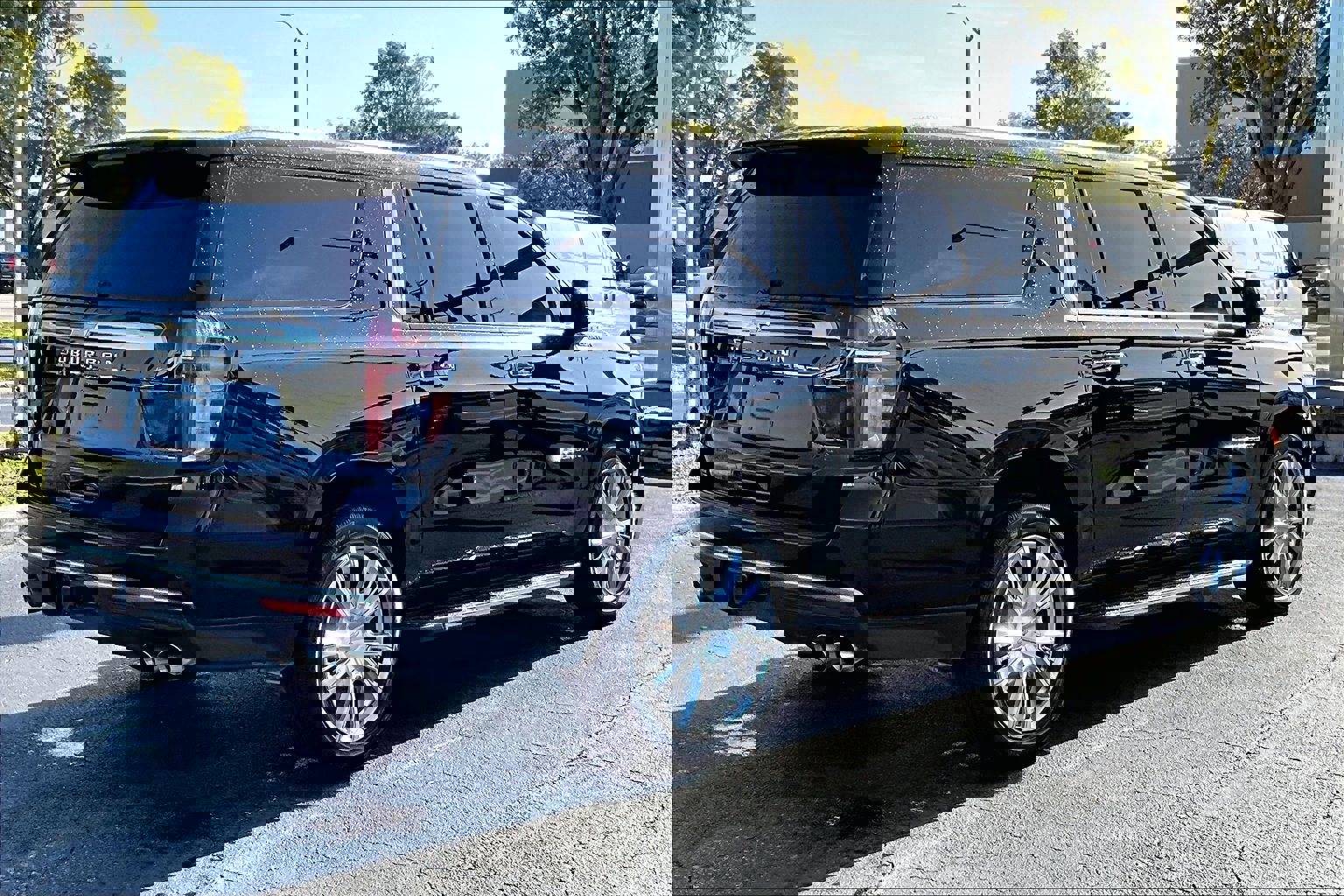 Used 2021 Chevrolet Suburban High Country image 4