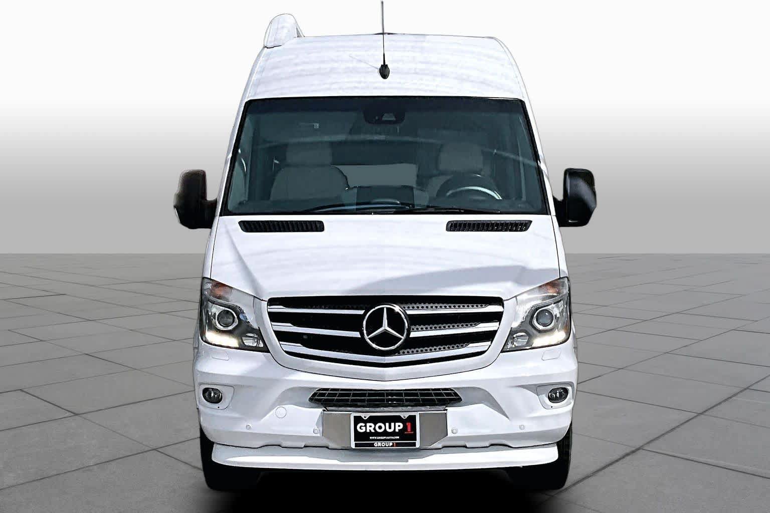 Used 2017 Mercedes-Benz Sprinter 3500 image 4