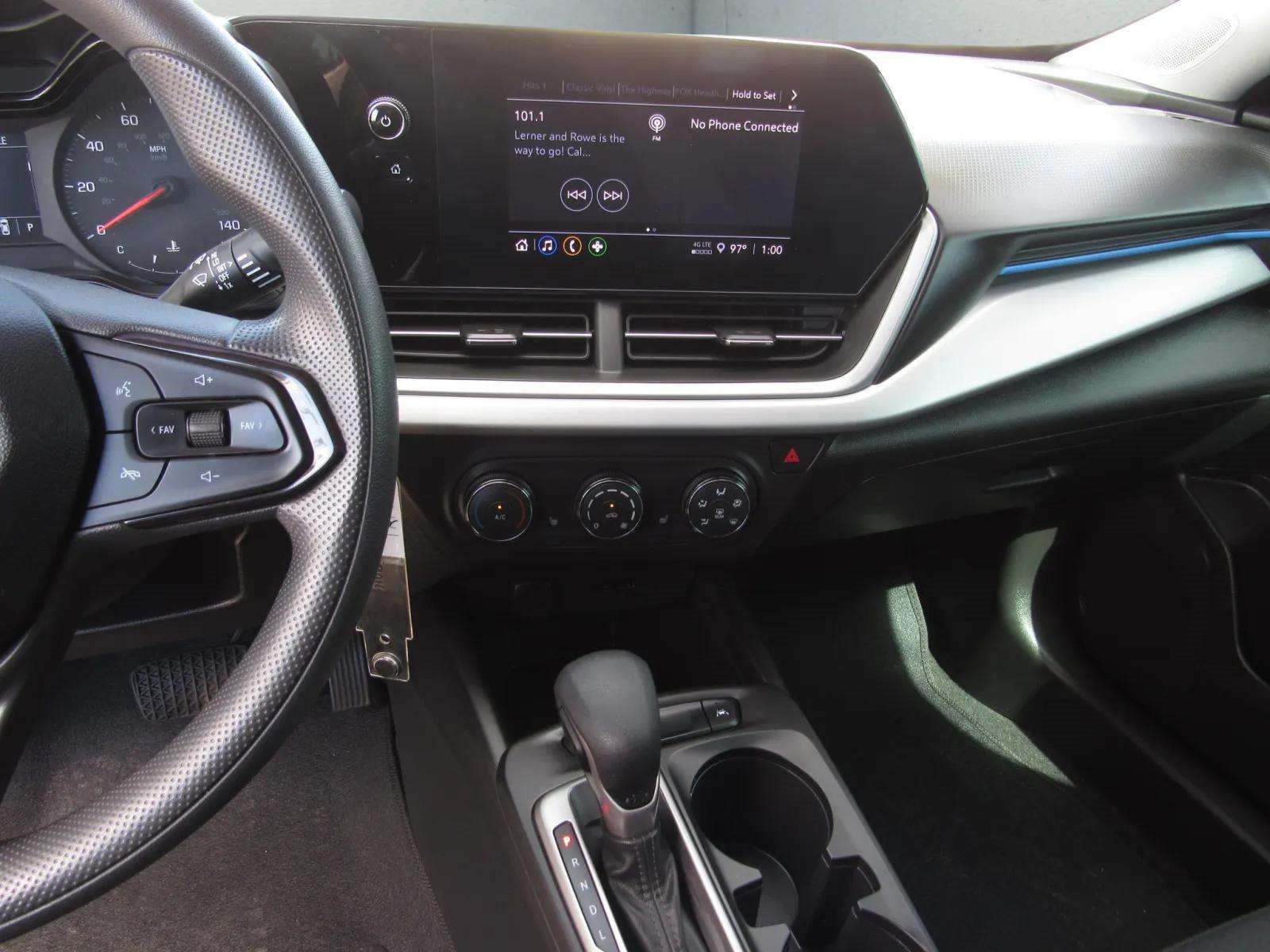 Used 2024 Chevrolet Trax LS w/ LS Convenience Package FWD image 17
