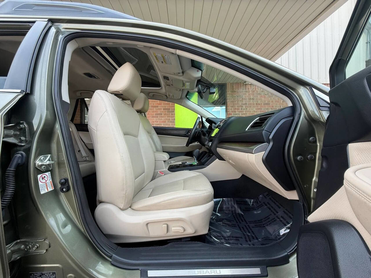 Used 2017 Subaru Outback 2.5i Limited image 7