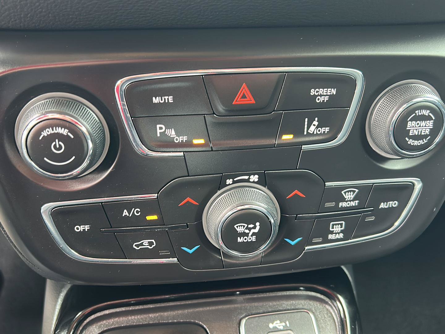 Used 2021 Jeep Compass Limited AWD/4WD image 13