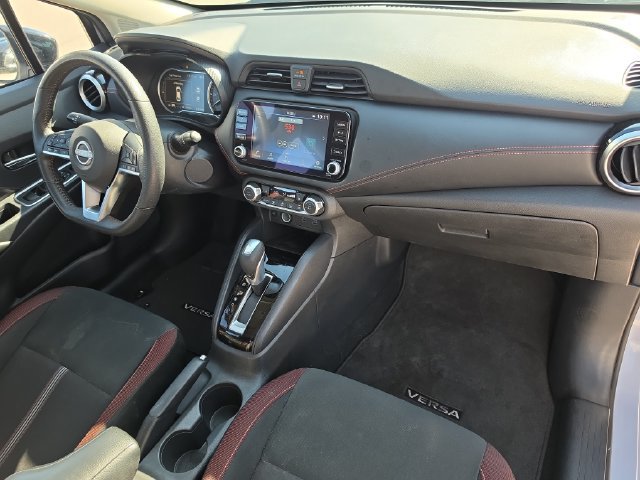 Certified 2025 Nissan Versa SR FWD image 11