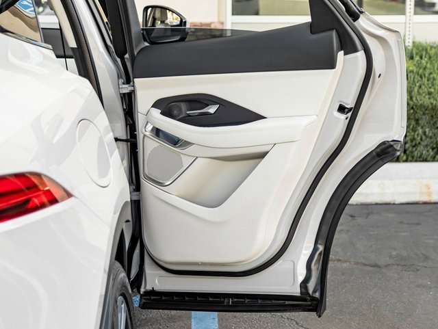 Used 2022 Jaguar E-PACE SE image 23