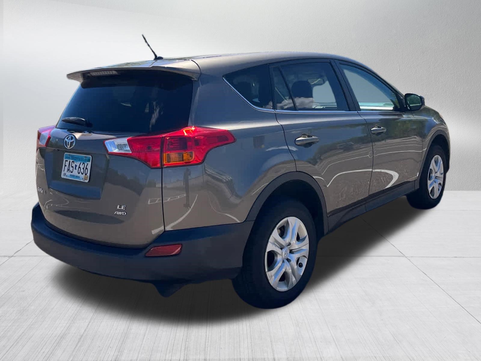 Used 2013 Toyota RAV4 LE AWD/4WD image 6