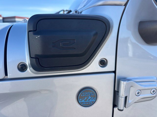 Used 2024 Jeep Wrangler Unlimited AWD/4WD image 9
