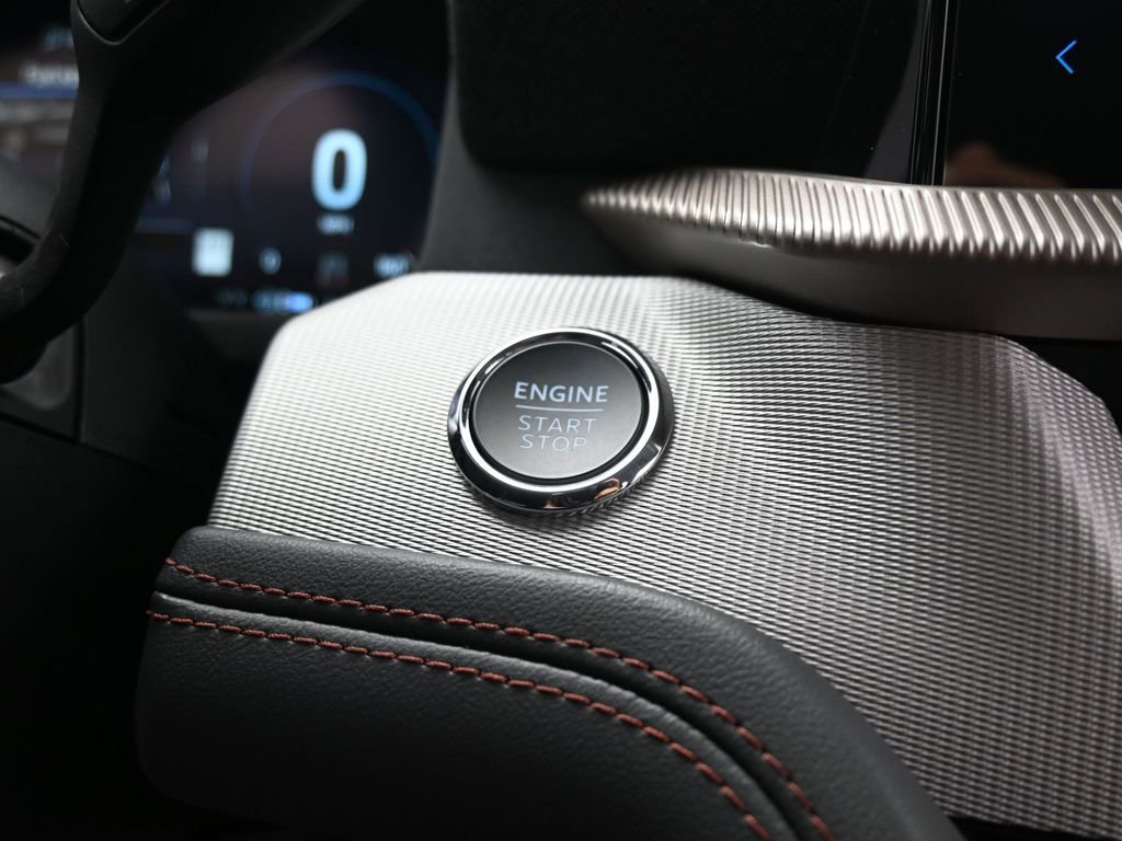 New 2025 Ford Explorer Active w/ Active Comfort Package image 14