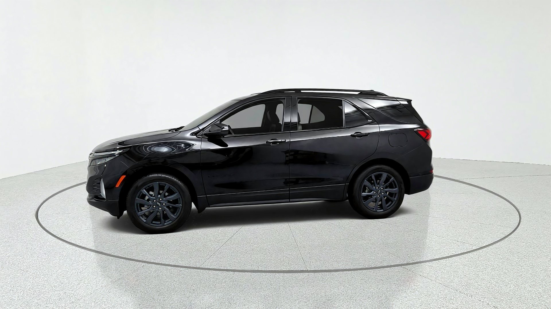 Certified 2024 Chevrolet Equinox RS w/ RS Leather Package AWD/4WD image 2