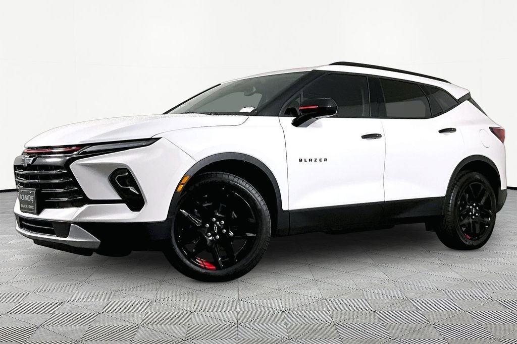 Used 2025 Chevrolet Blazer LT w/ Redline Edition FWD video 1