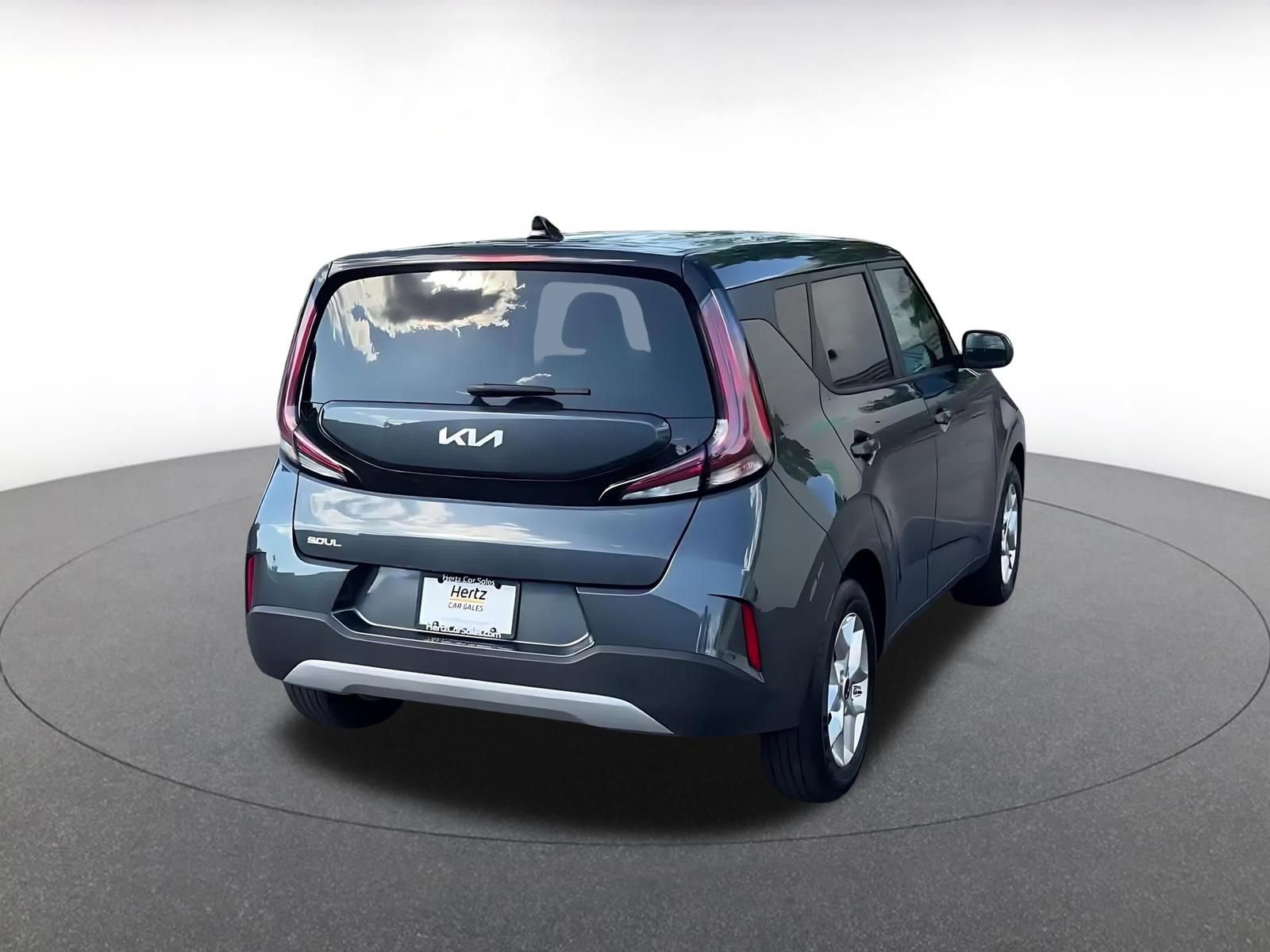 Used 2025 Kia Soul LX w/ LX Technology Package FWD image 14