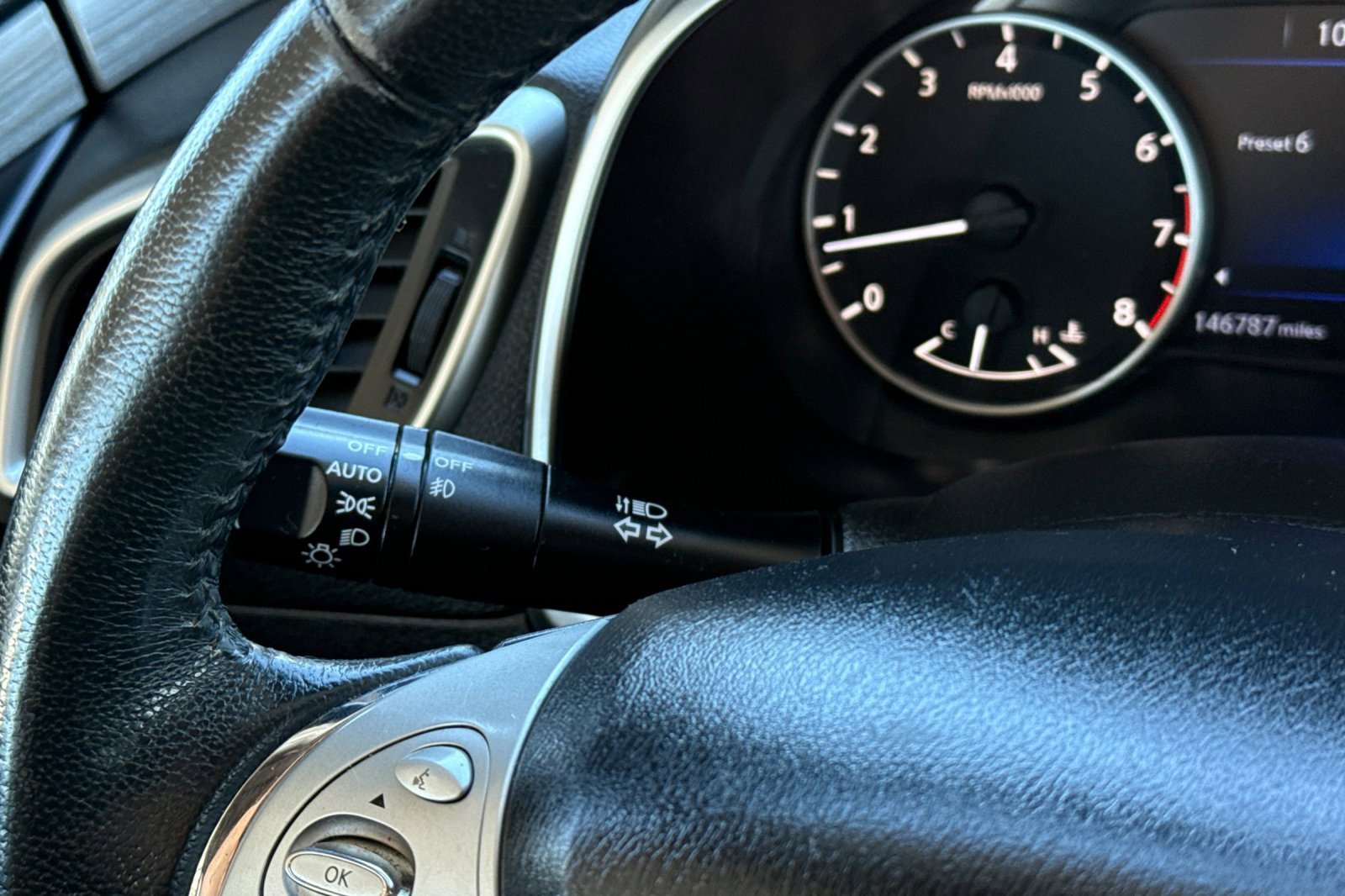 Used 2018 Nissan Murano SV image 33