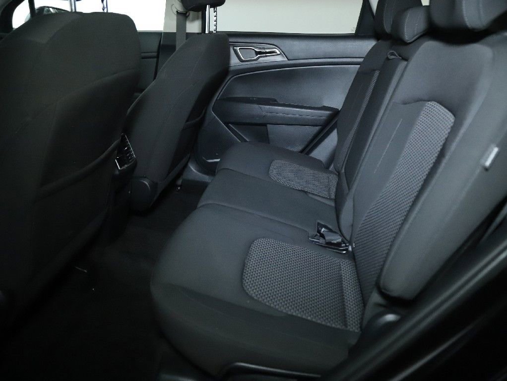 Used 2025 Kia Sportage LX image 14