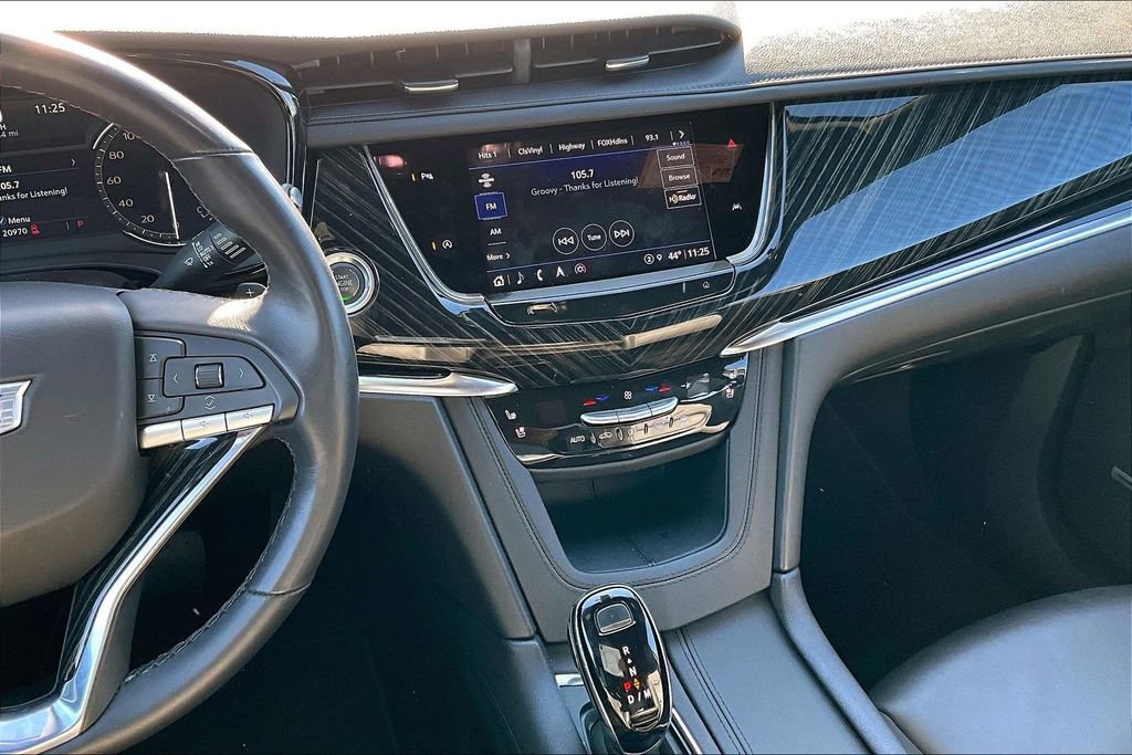 Used 2025 Cadillac XT6 Premium Luxury image 9