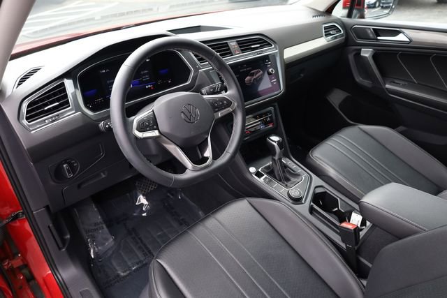 Used 2022 Volkswagen Tiguan SE image 12