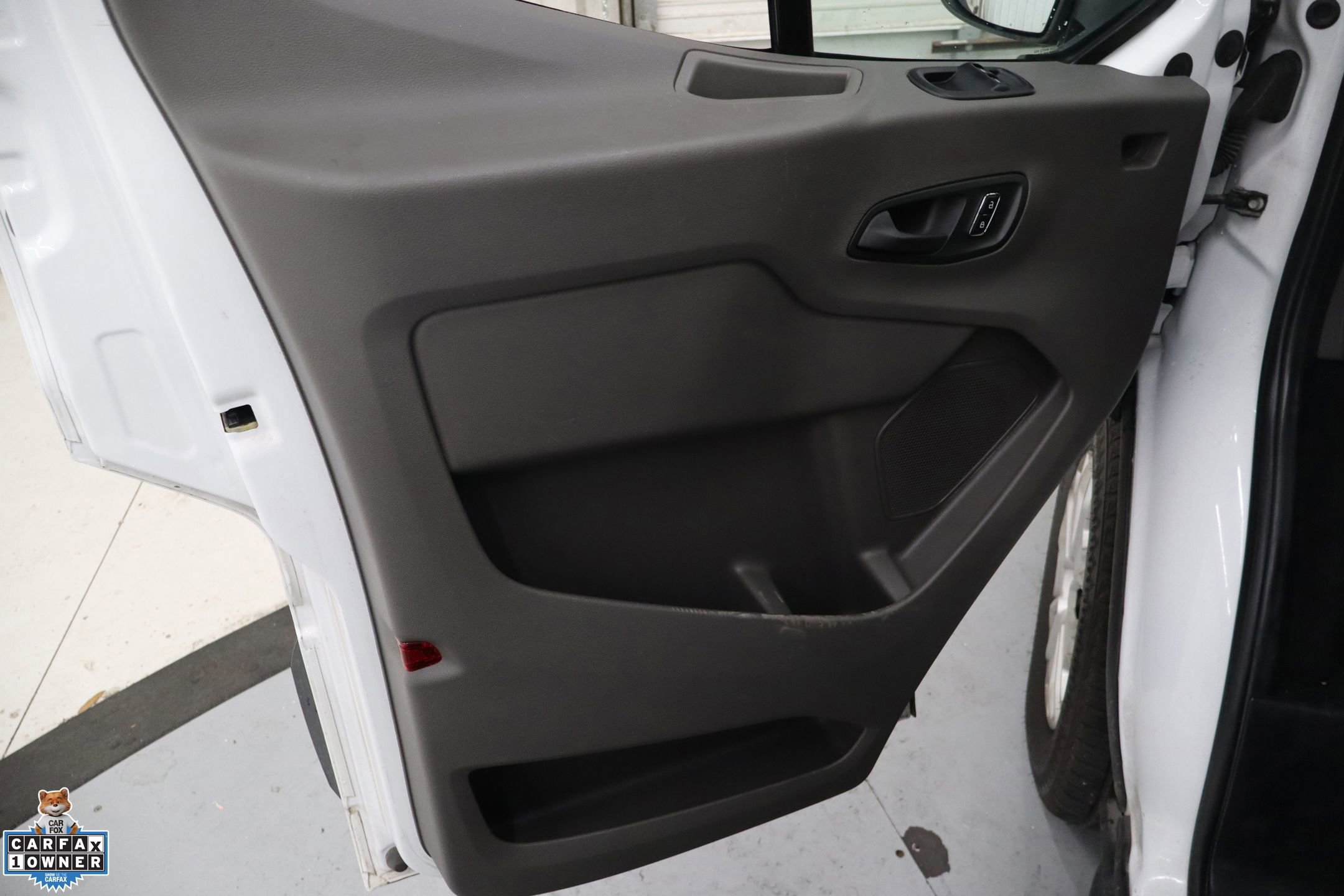 Used 2023 Ford Transit 350 XLT RWD image 12