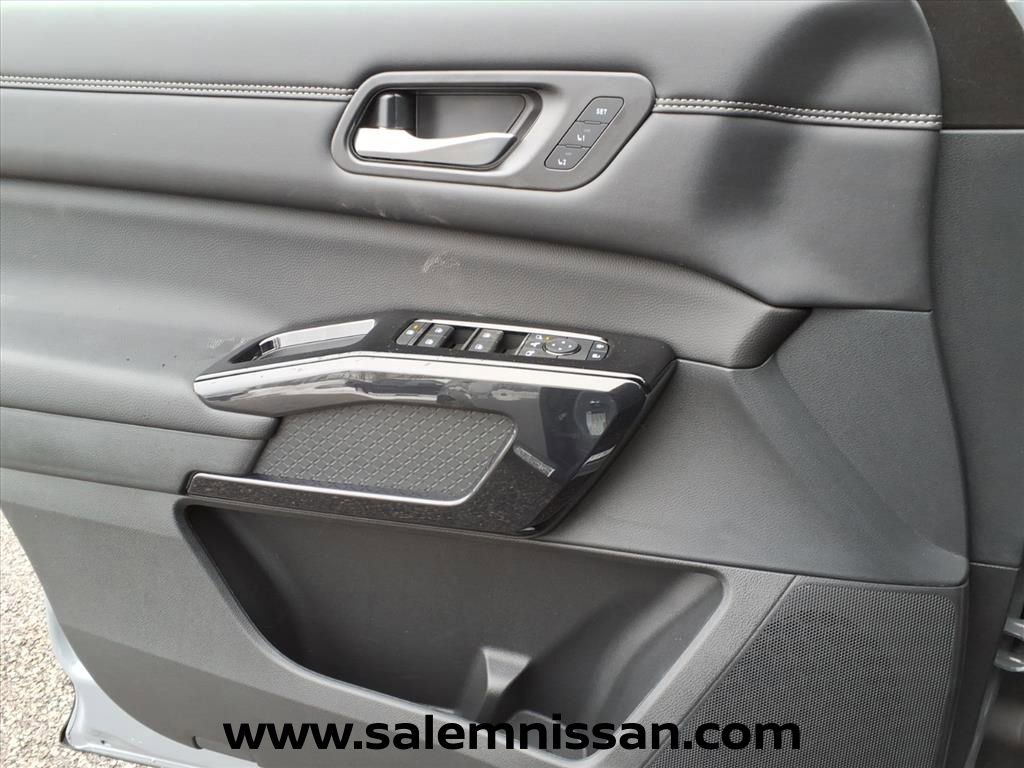 New 2026 Nissan Pathfinder Platinum image 9