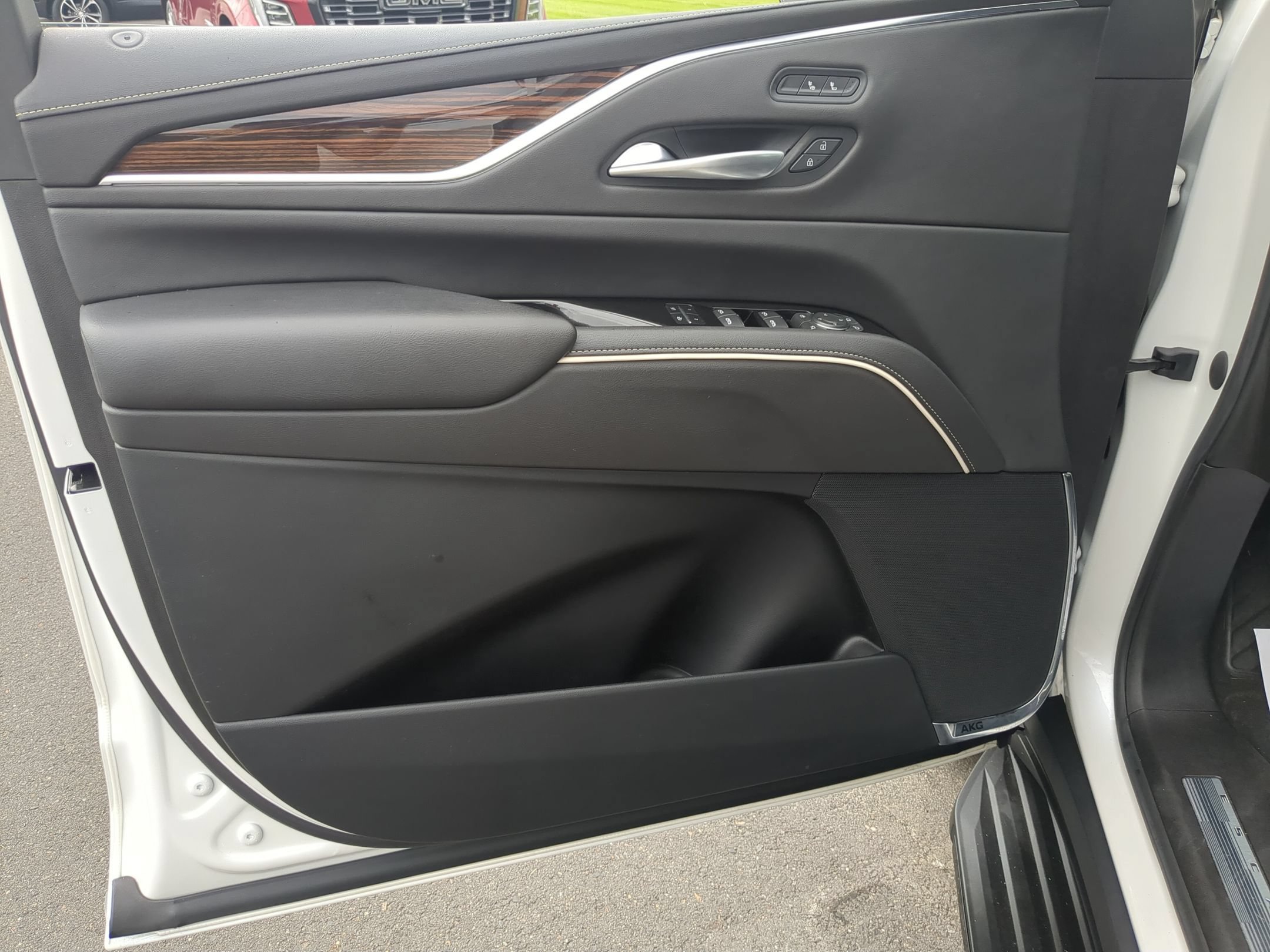 Certified 2022 Cadillac Escalade Luxury AWD/4WD image 21
