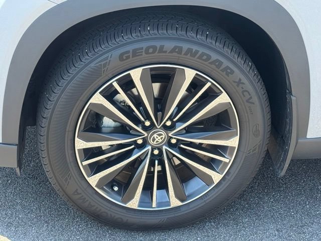 Used 2025 Toyota Grand Highlander AWD Hybrid image 4