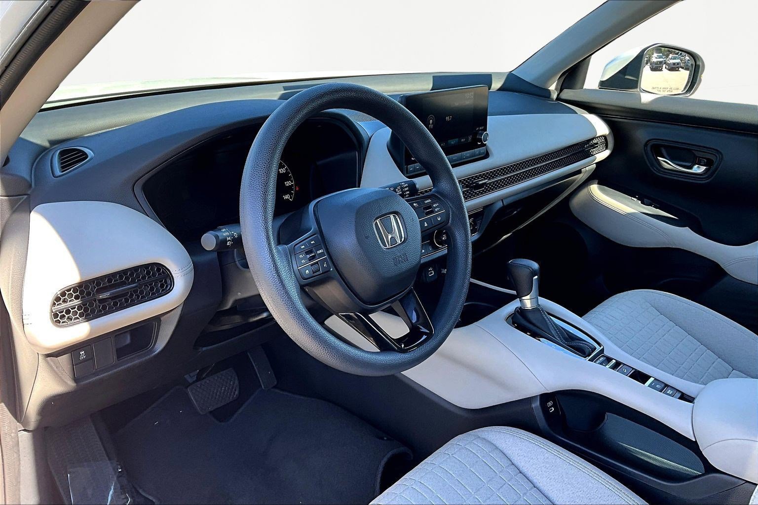 Used 2024 Honda HR-V LX image 17