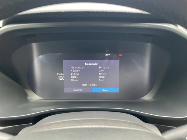 Certified 2025 Volvo XC40 B5 Plus AWD/4WD image 18